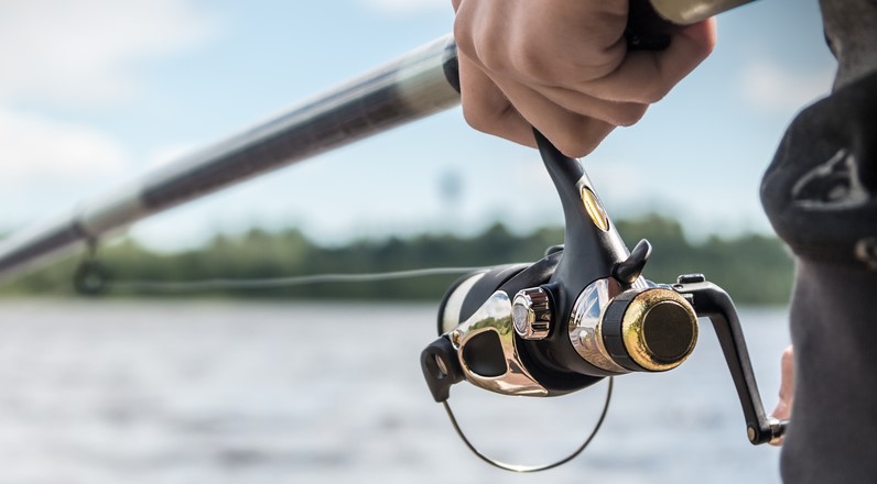 how to cast a spinning reel